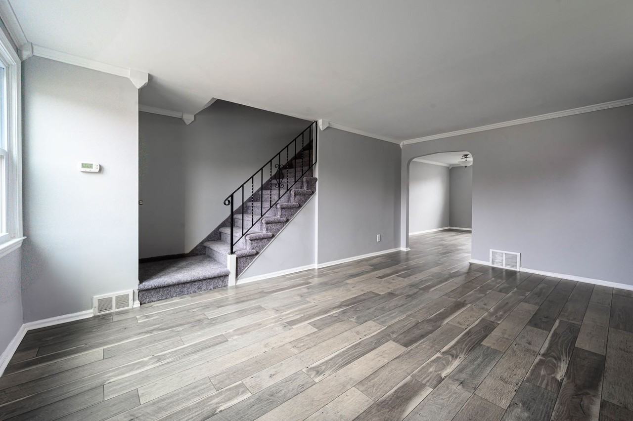 1019 Taylor Dr - Photo 5 of 24