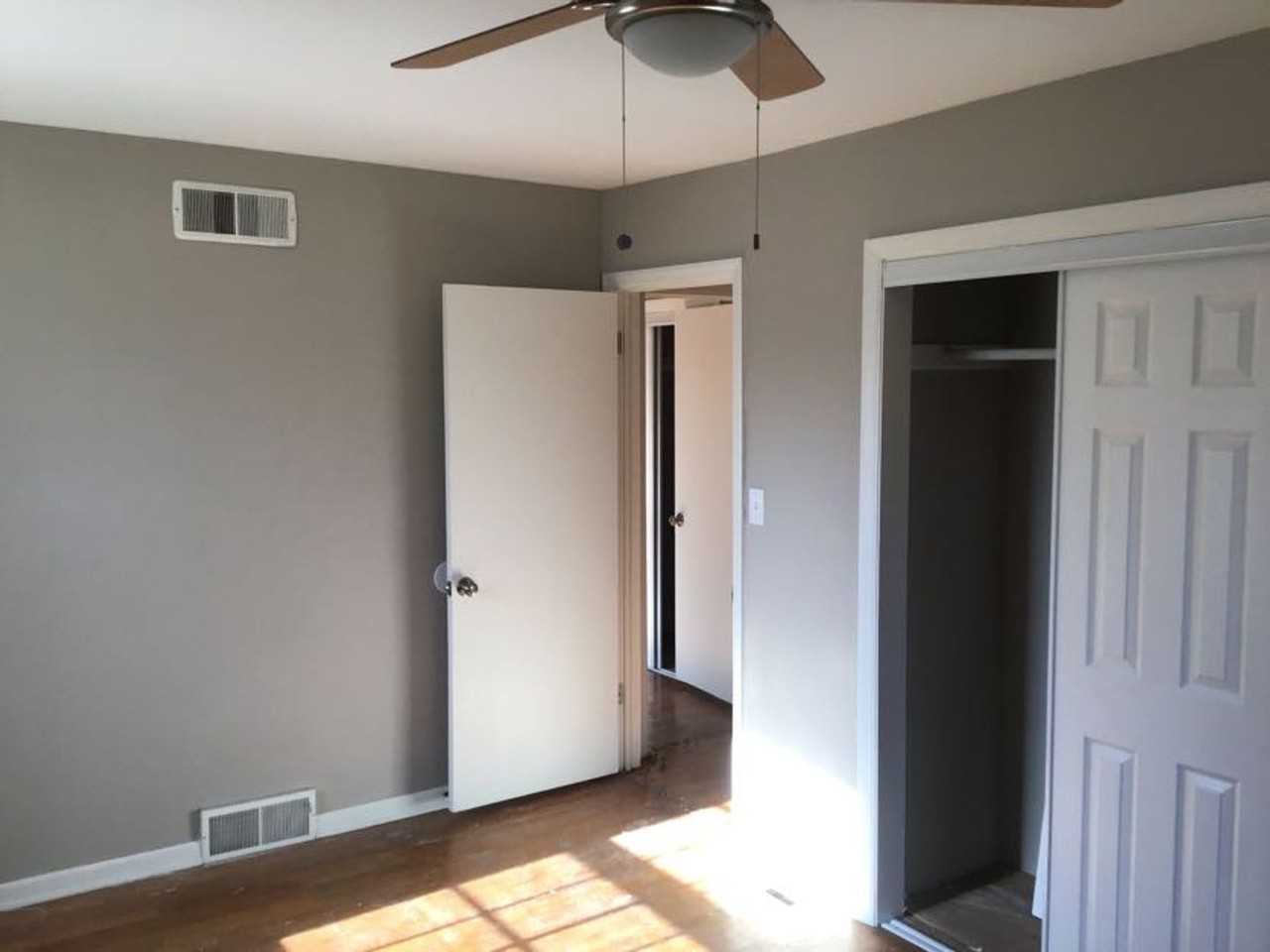 4608 Ridgeway Ave - Photo 6 of 50