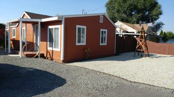 featured image of 3242 Hilyard Ave