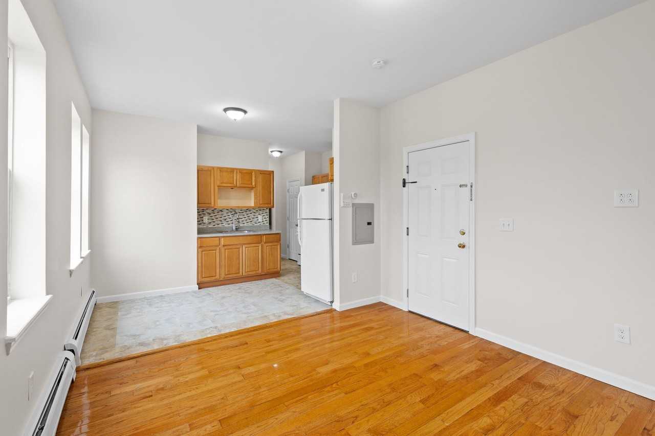 North Ave Assoc LLC - Photo 5 of 12