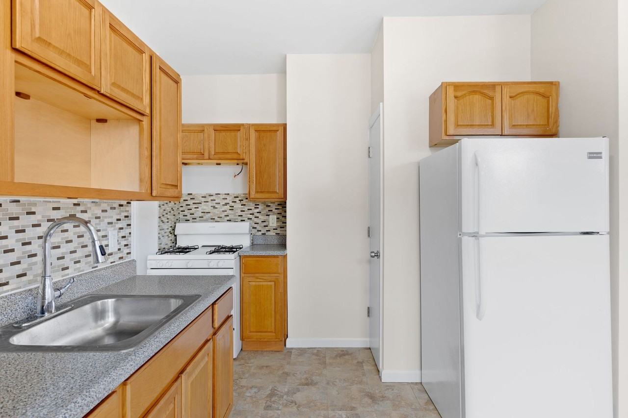 North Ave Assoc LLC - Photo 6 of 12