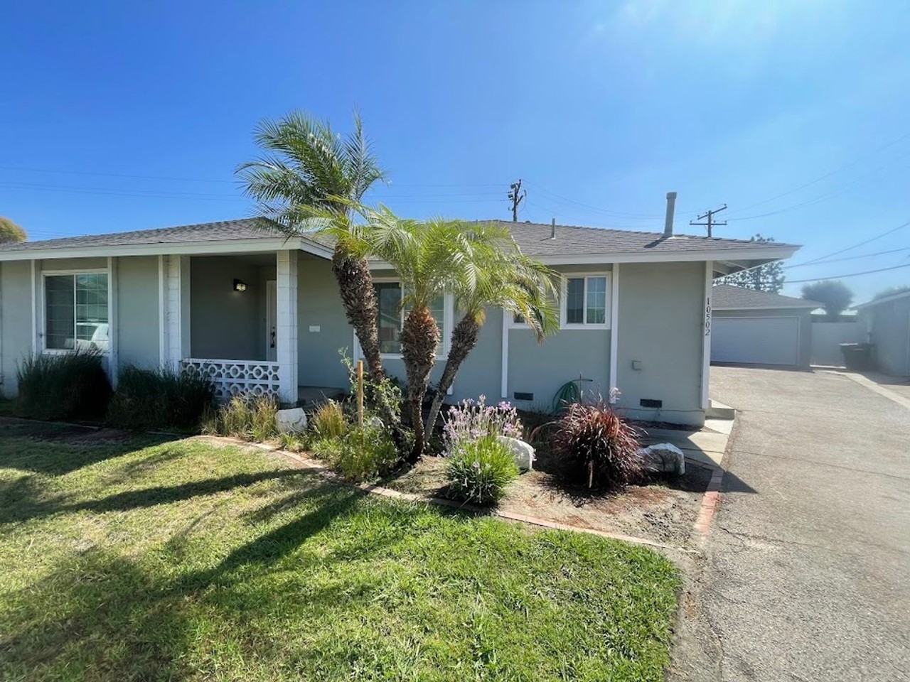 10502 Borwick St - Photo 3 of 20