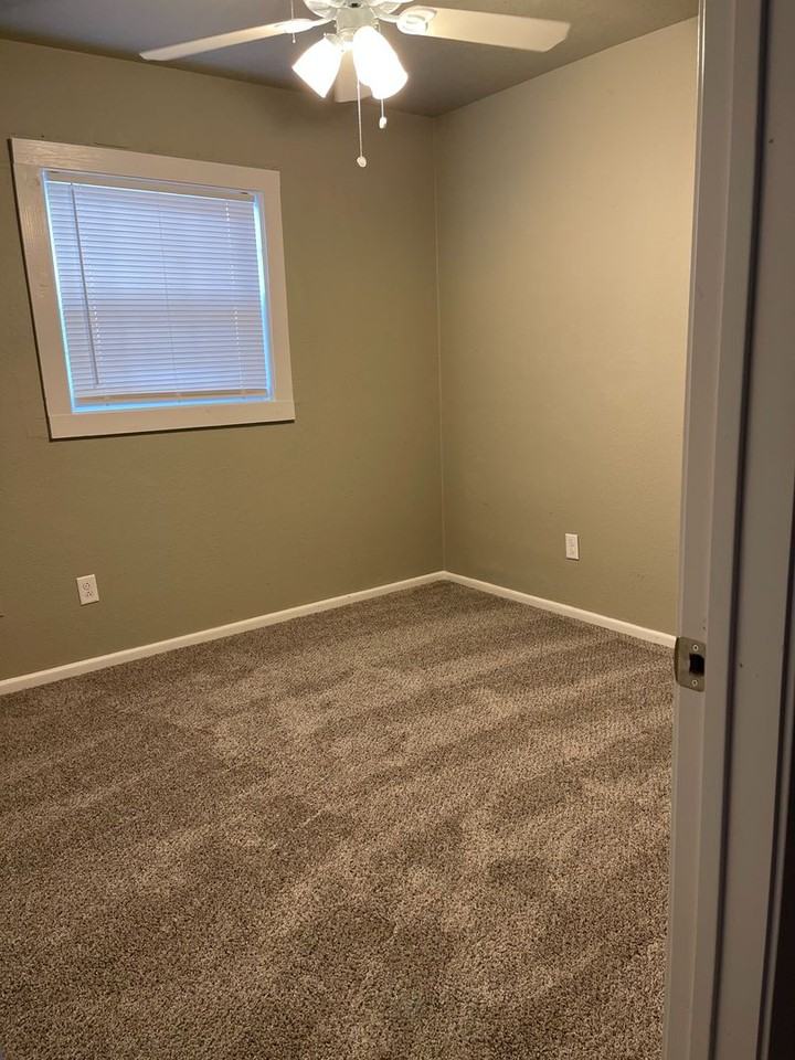 1705 E Colgate St - Photo 5 of 10