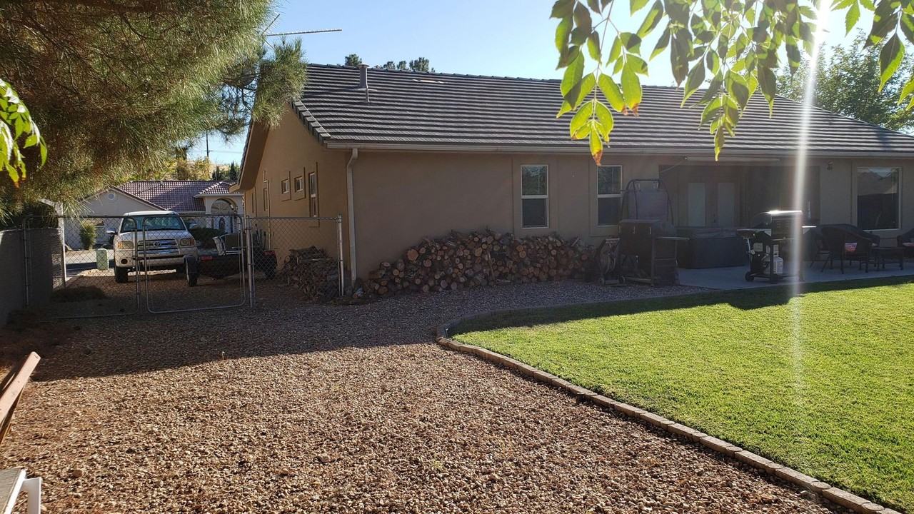 1111 Chokeberry Dr - Photo 3 of 14