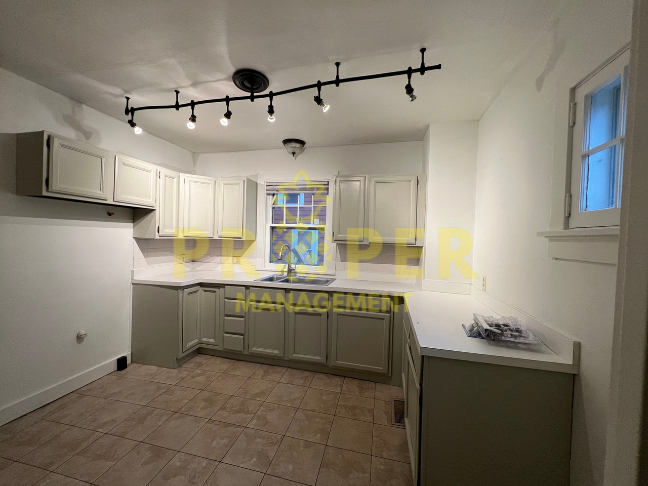 121 Marson Dr - Photo 4 of 10