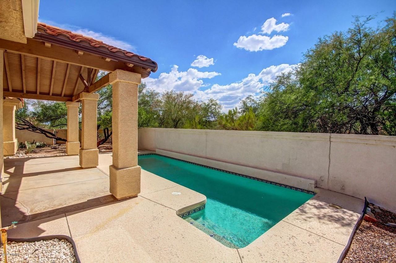 6043 N Calle Matamoros - Photo 2 of 36