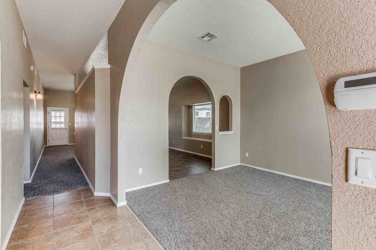 11328 Bullseye St - Photo 7 of 30