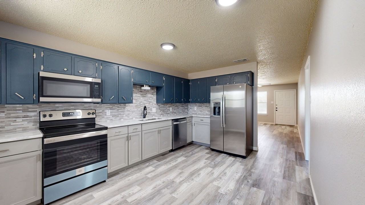 211 W Dove Ln #B - Photo 2 of 17