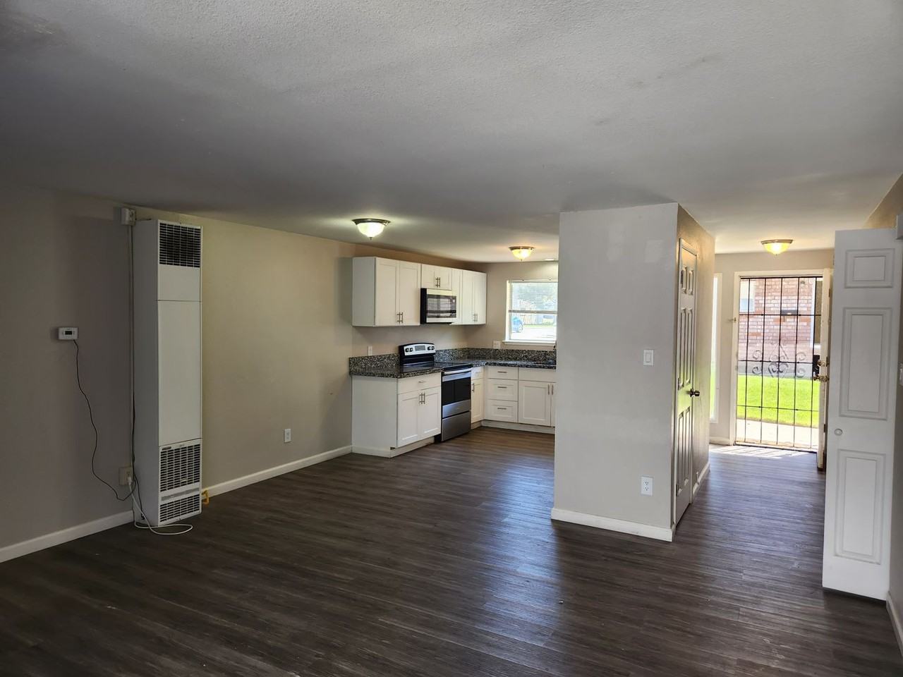 1331 Green Ct N - Photo 3 of 13