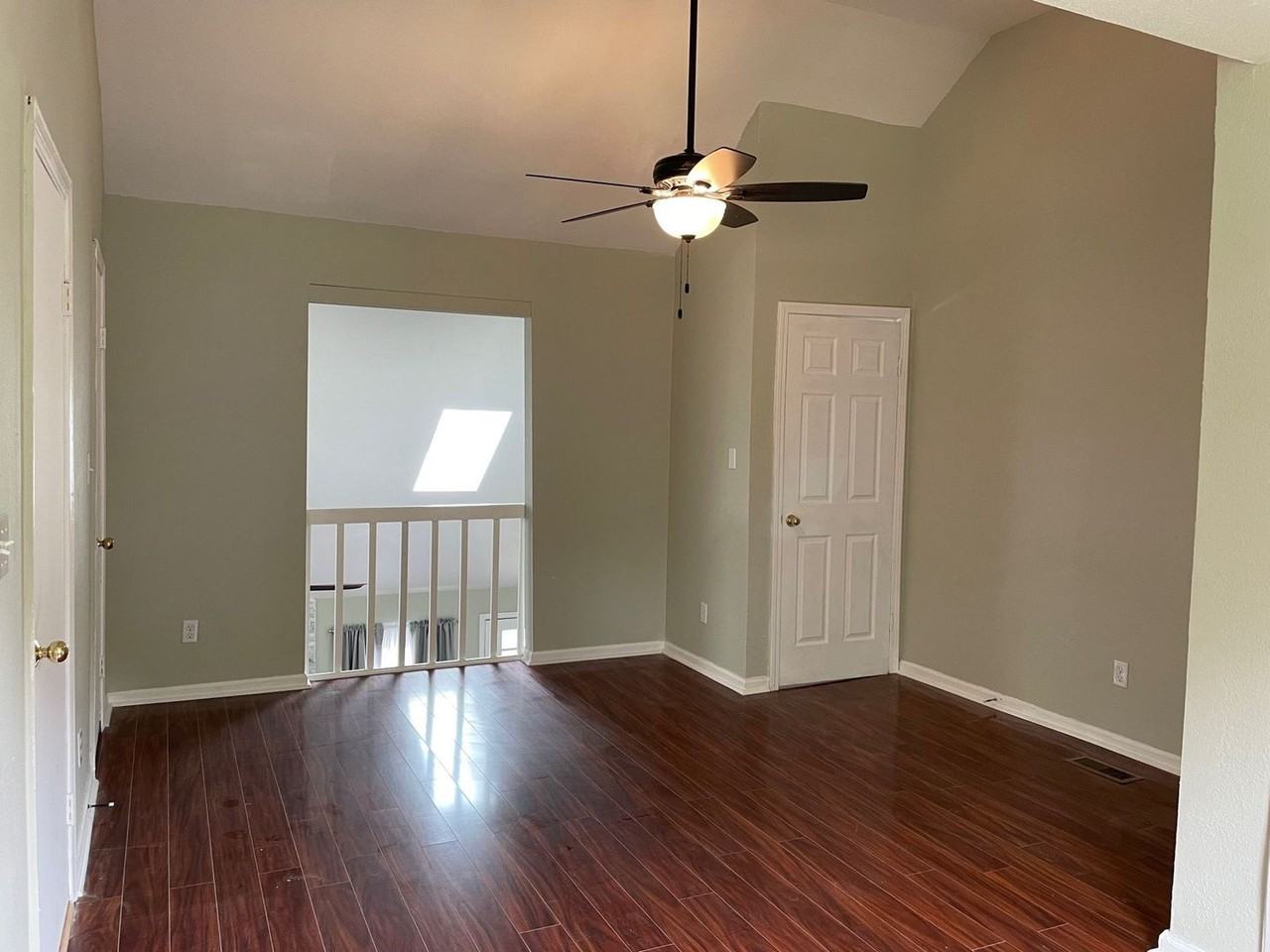 1104 Creekside Ct - Photo 7 of 16