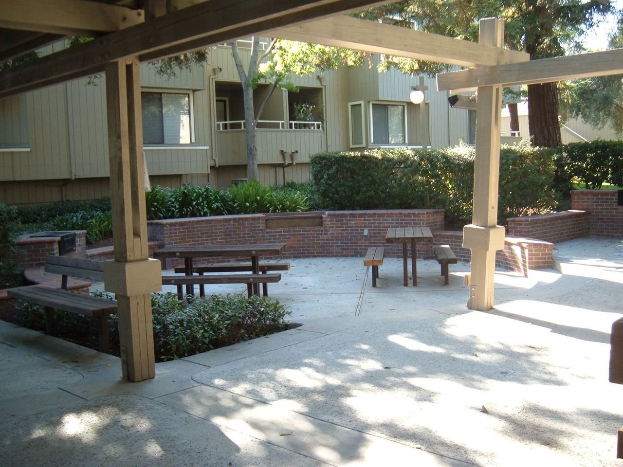 1725 Braddock Court - Photo 2 of 8