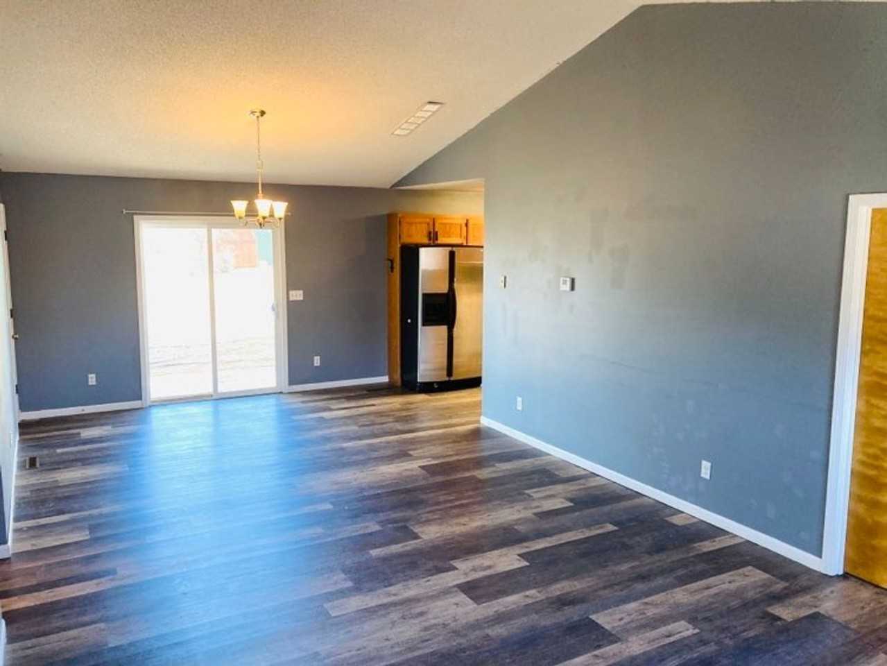 1604 Hale Dr - Photo 2 of 17