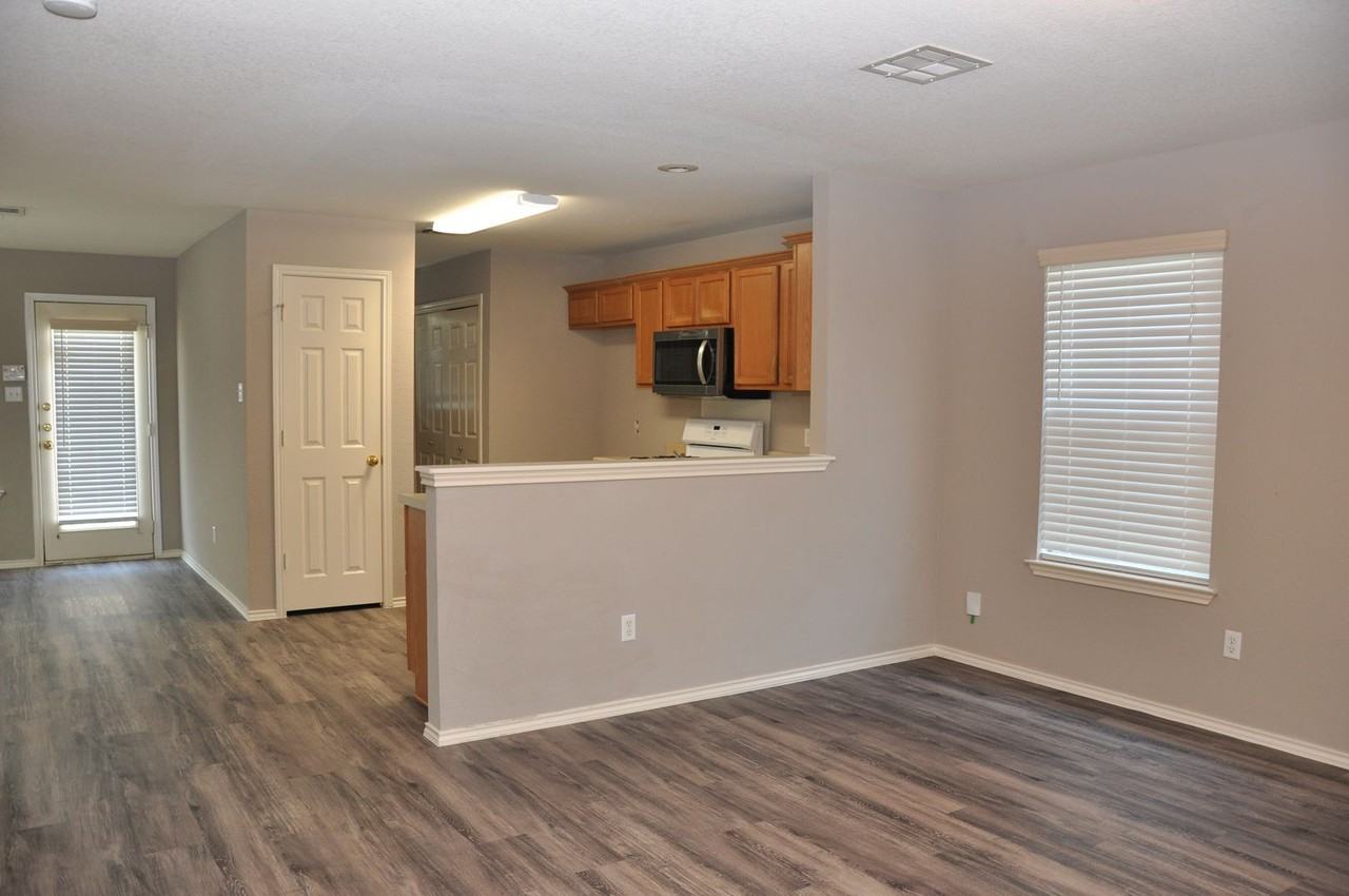 1328 Davis Mountain Loop - Photo 4 of 20