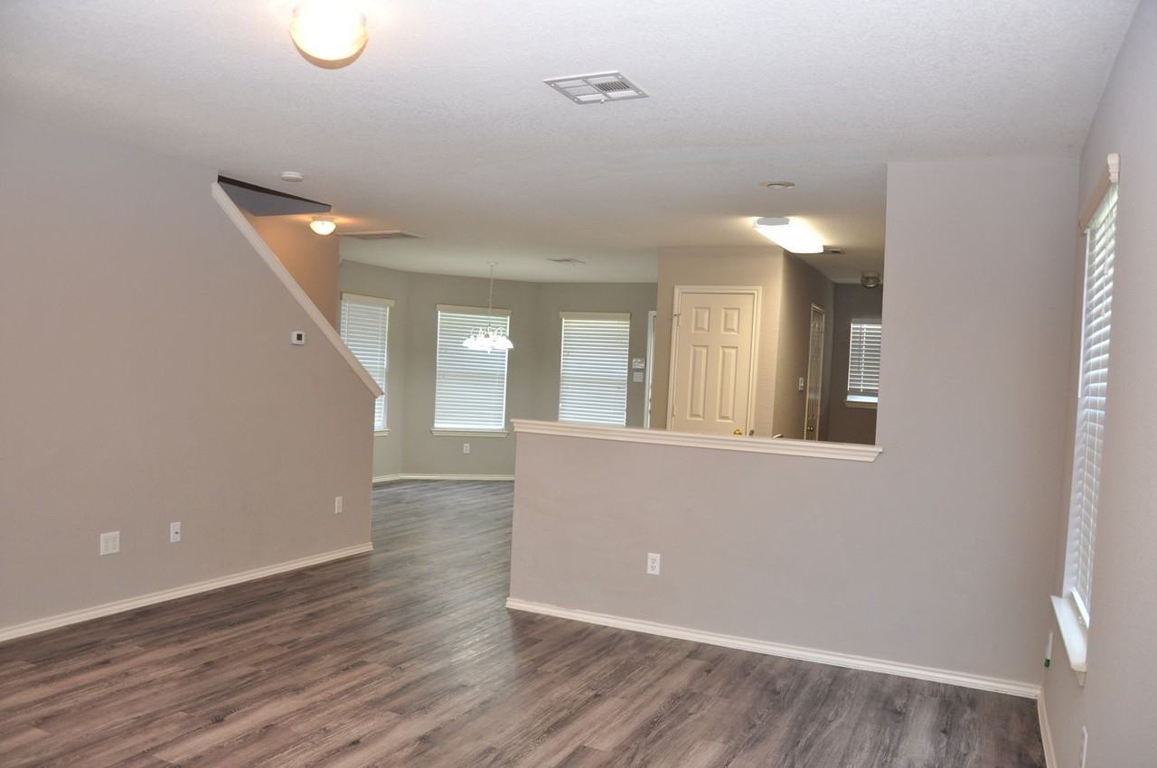 1328 Davis Mountain Loop - Photo 6 of 20