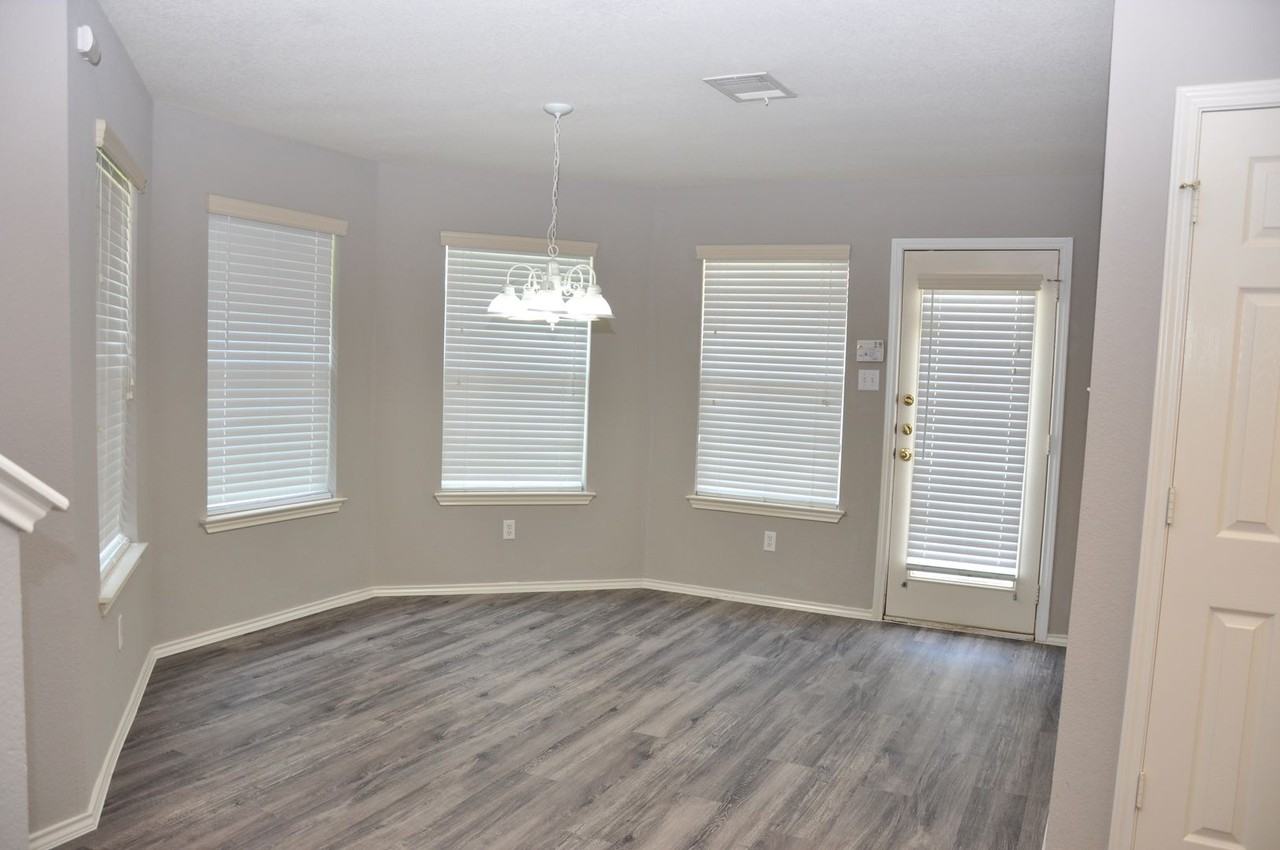 1328 Davis Mountain Loop - Photo 7 of 20