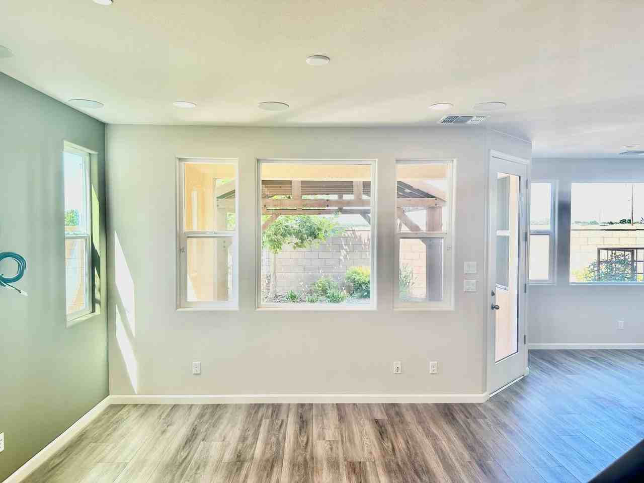 803 Wishon Ave W - Photo 2 of 37