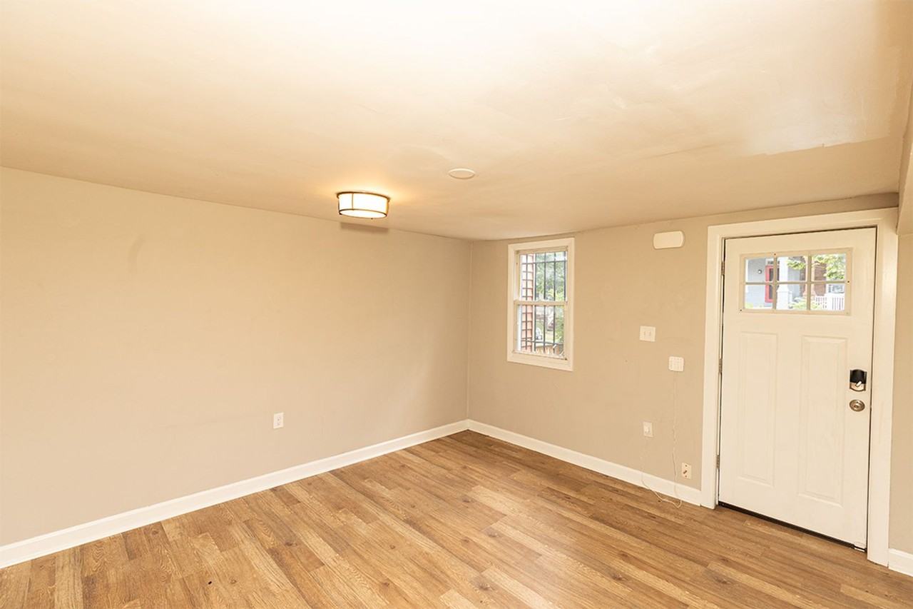 1238 U St Se - Photo 4 of 33