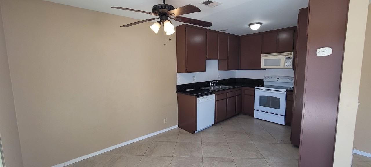 1017 Quiet Creek Ln - Photo 3 of 36