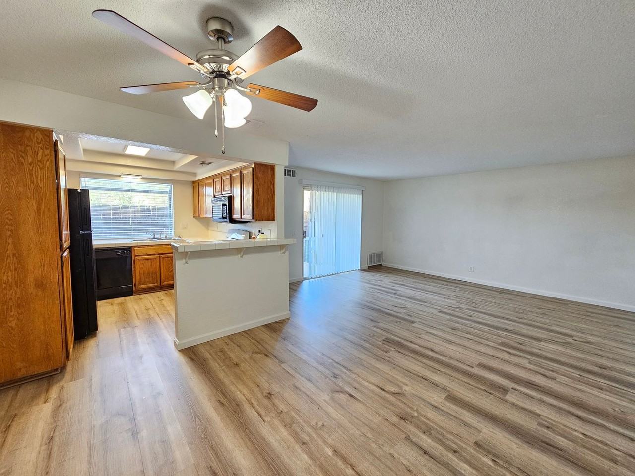 1750 Main - Photo 2 of 11