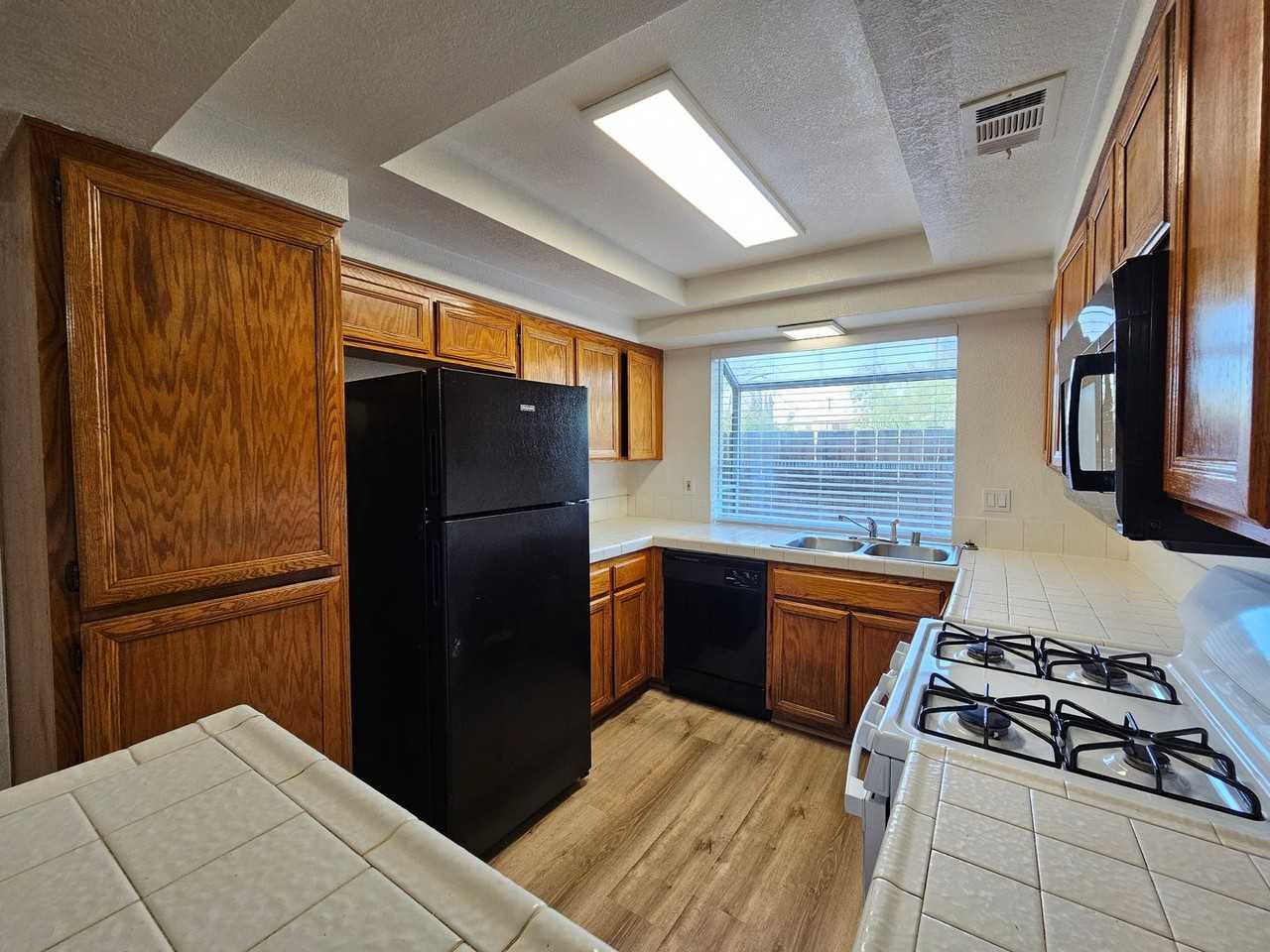 1750 Main - Photo 3 of 11