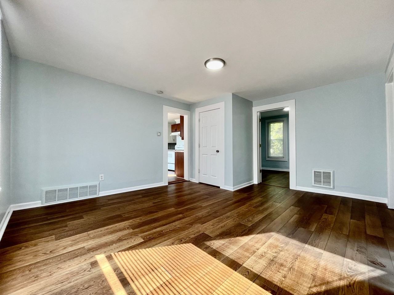 Walnut 548 - Photo 2 of 13