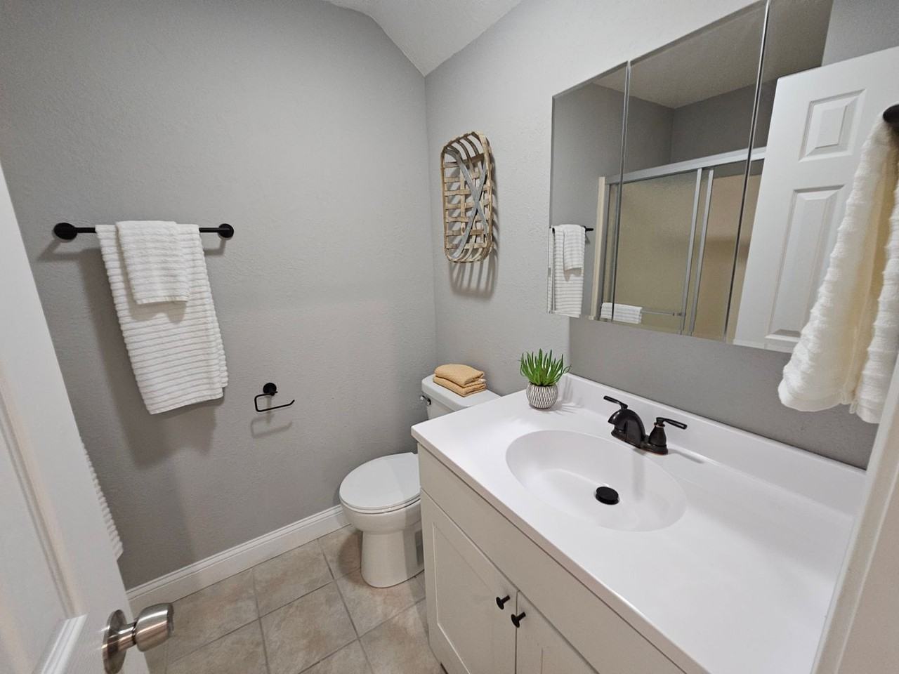 1416 Maple Lane - Photo 5 of 32