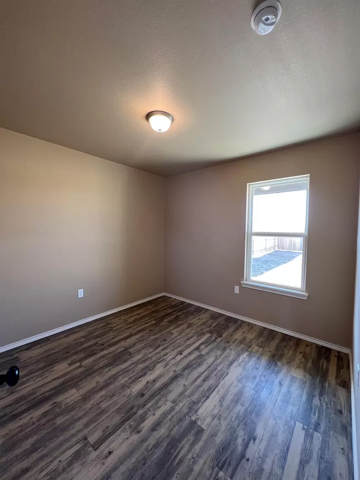 214 Guava Avenue - Photo 6 of 10