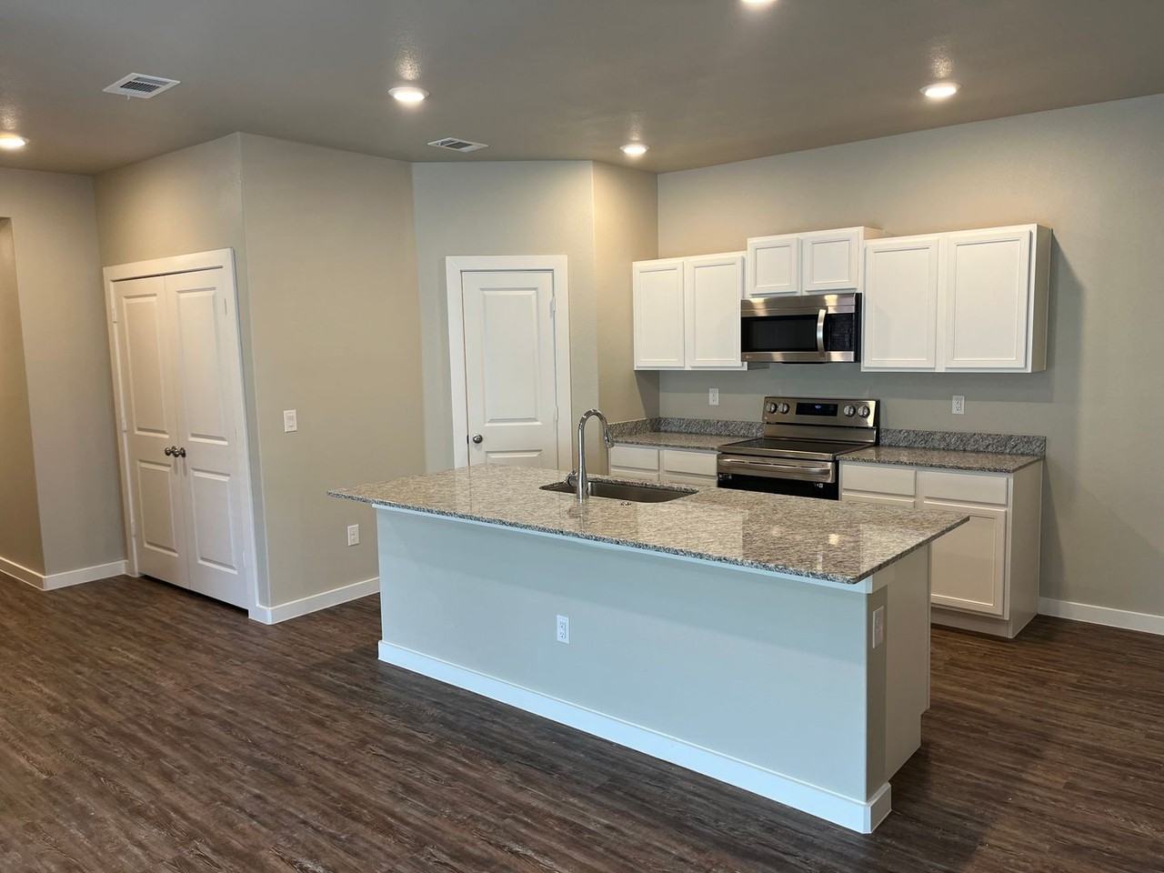 Harvest - 503 E 21st Street - Photo 2 of 11