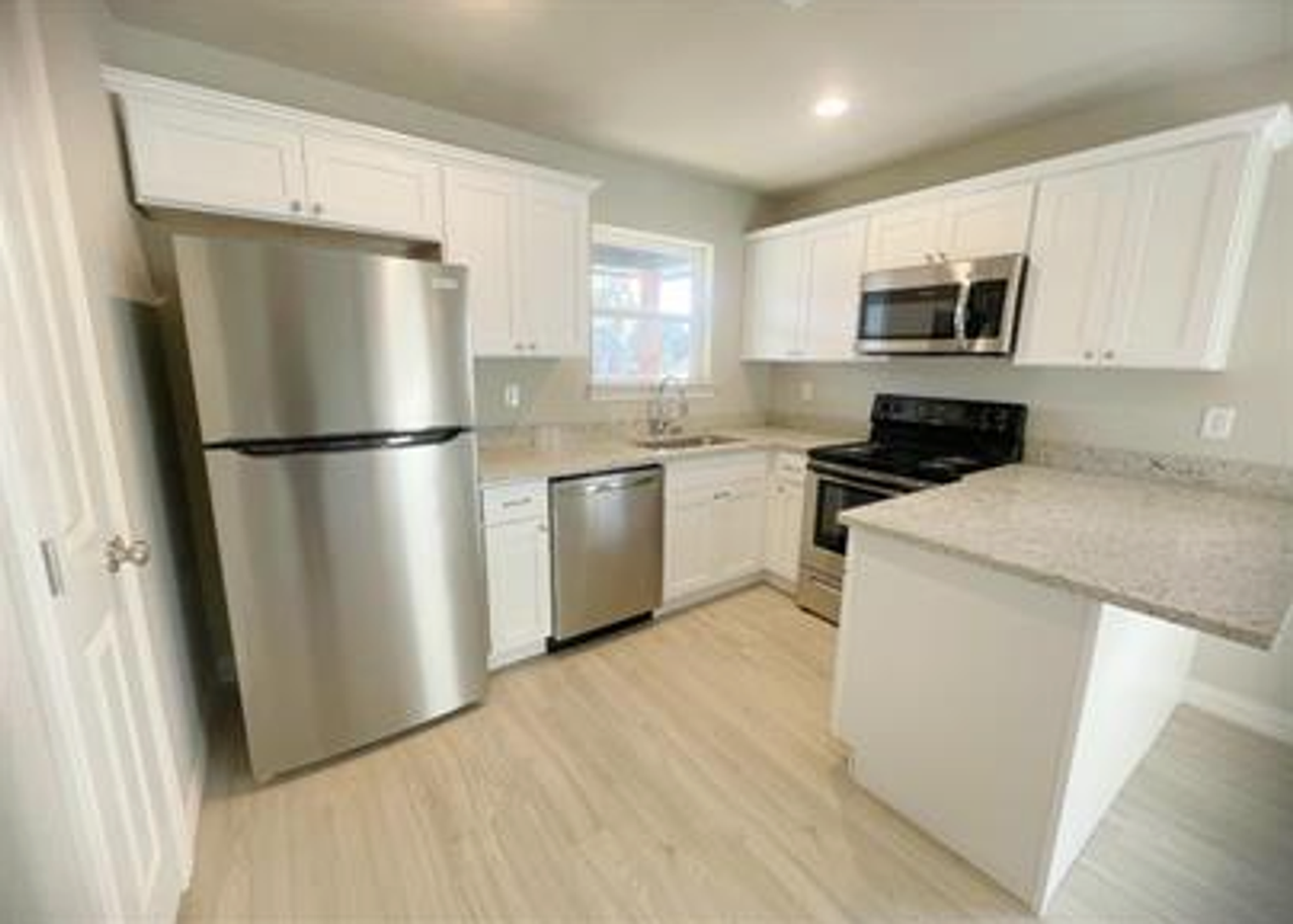 19 Pine Ridge Ln - Photo 2 of 11