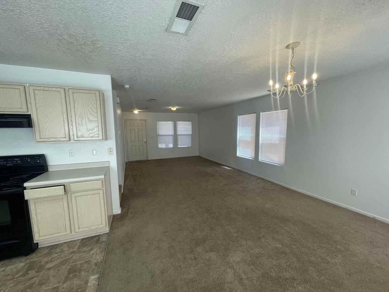 12508 Mongollow Way Ne - Photo 3 of 18