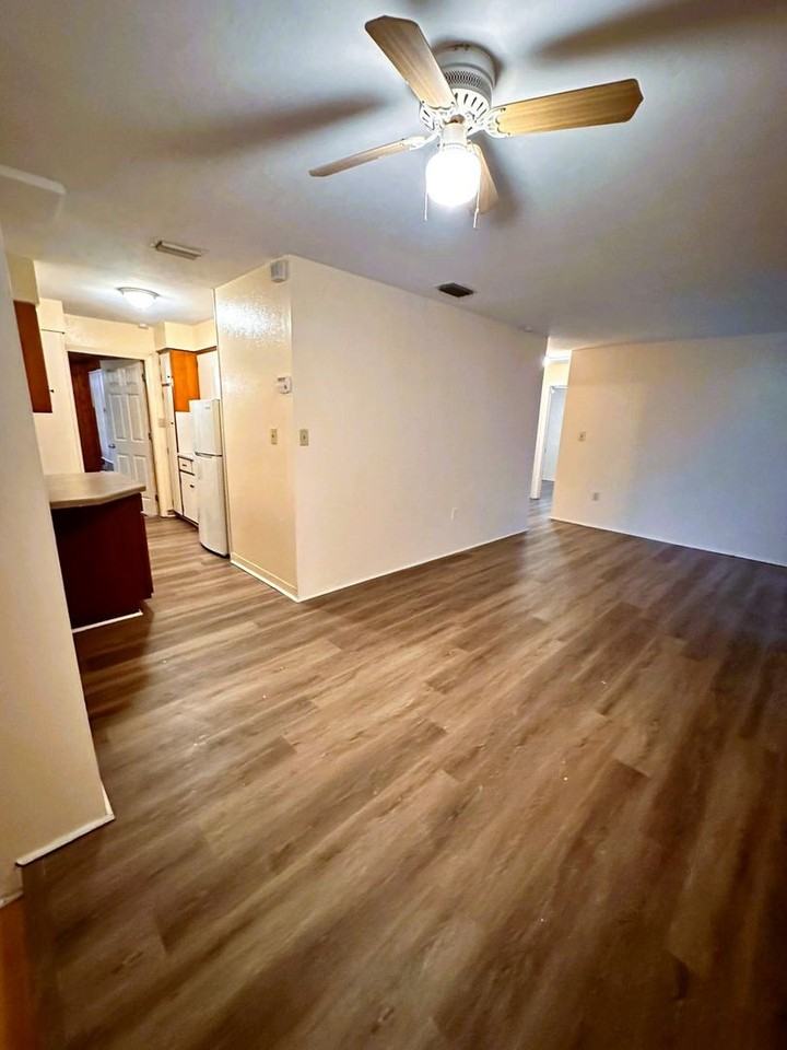 1007 Flamingo Dr - Photo 2 of 13