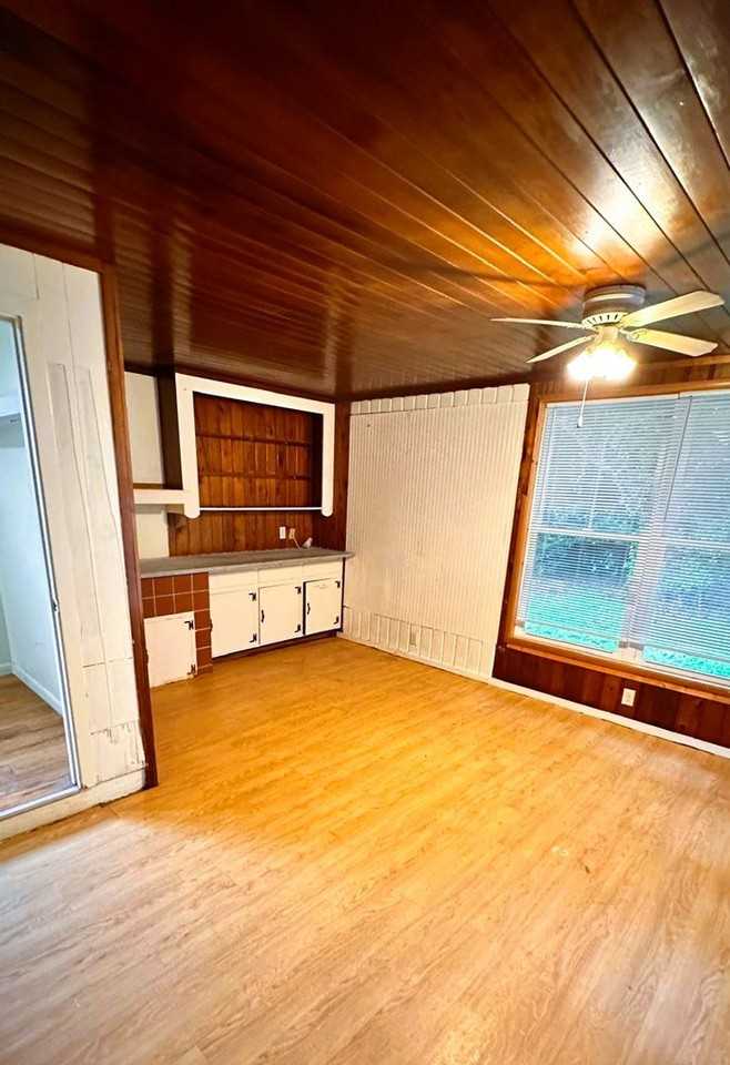 1007 Flamingo Dr - Photo 7 of 13