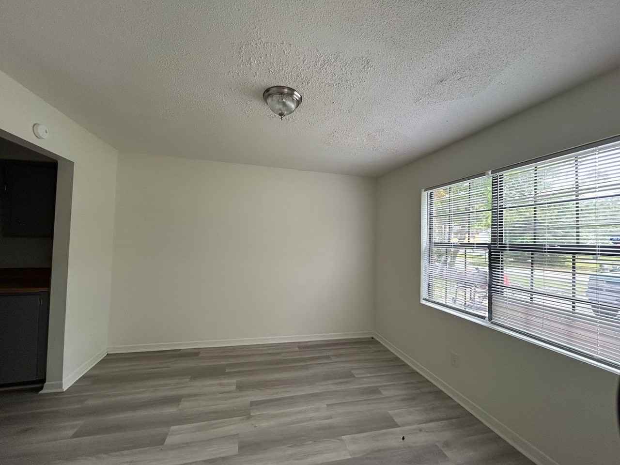 818 Lesa St - Photo 4 of 10
