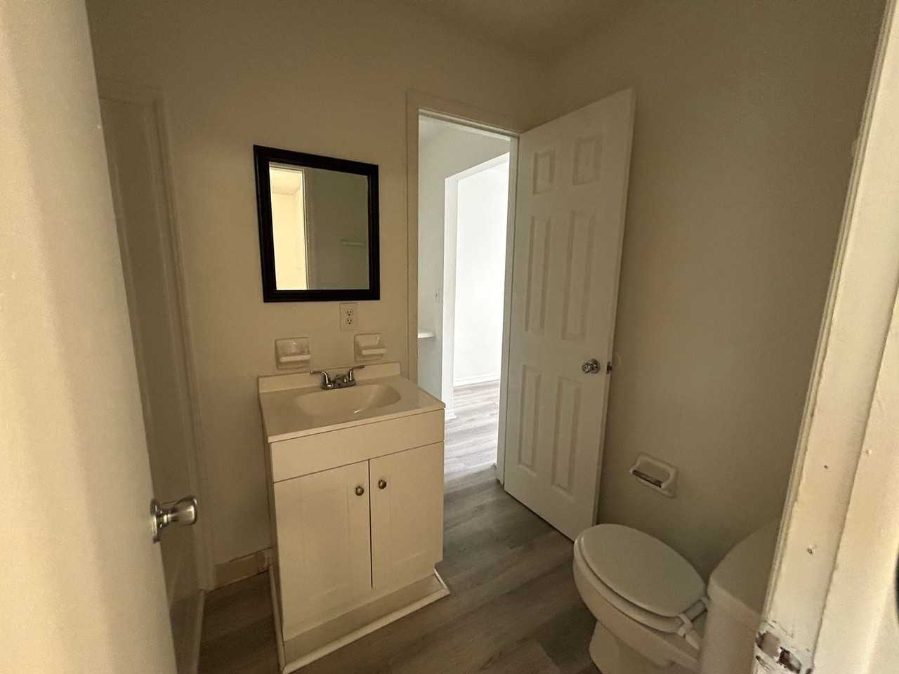 818 Lesa St - Photo 6 of 10