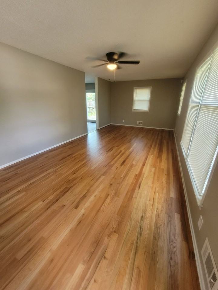 2709 Ne 63rd St - Photo 4 of 31