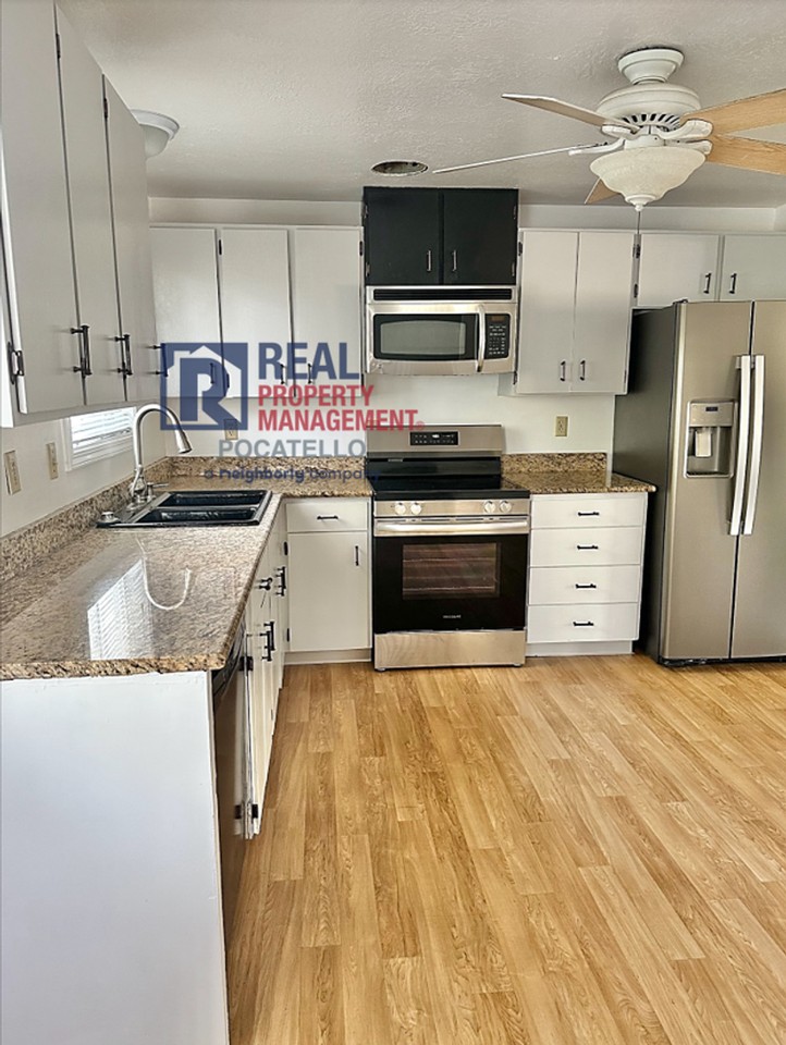 506 Warren Ave - Photo 3 of 25