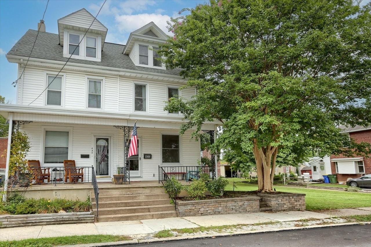 433 7th St - Photo 2 of 30