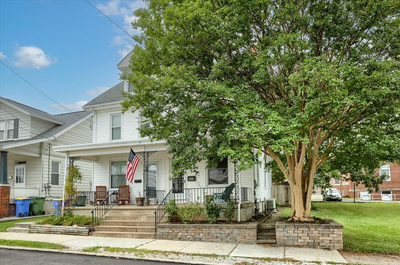 433 7th St - Photo 3 of 30