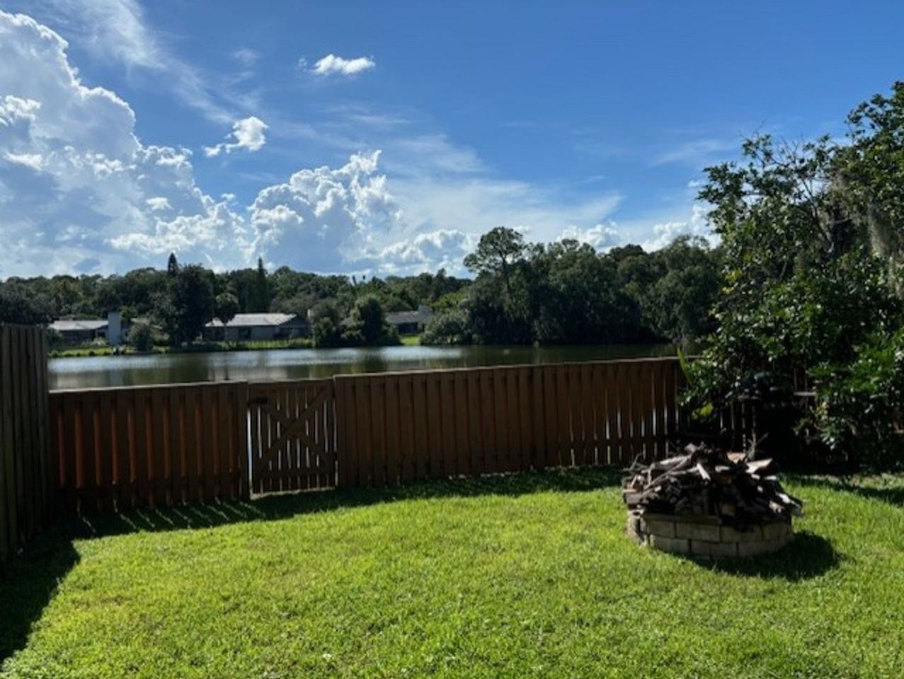 15616 Morning Dr - Photo 2 of 10