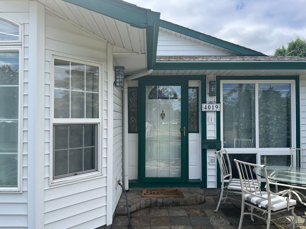 4019 Se 66th Ave - Photo 2 of 47