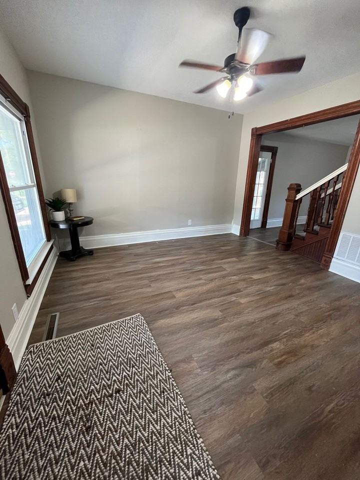 212 Main St - Photo 2 of 16