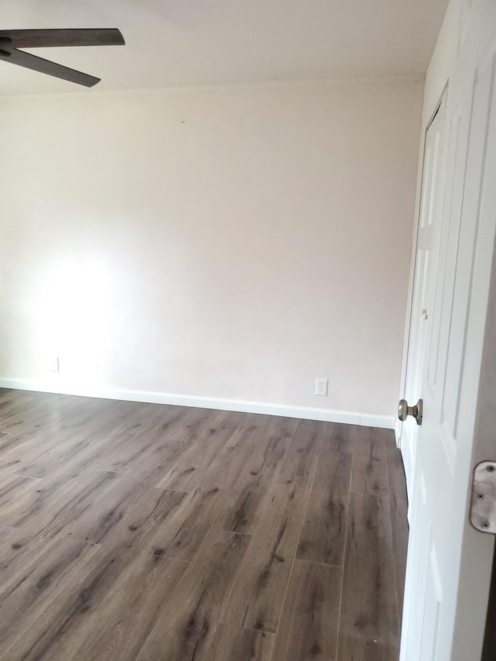 1086 Clinton Road - Photo 6 of 36