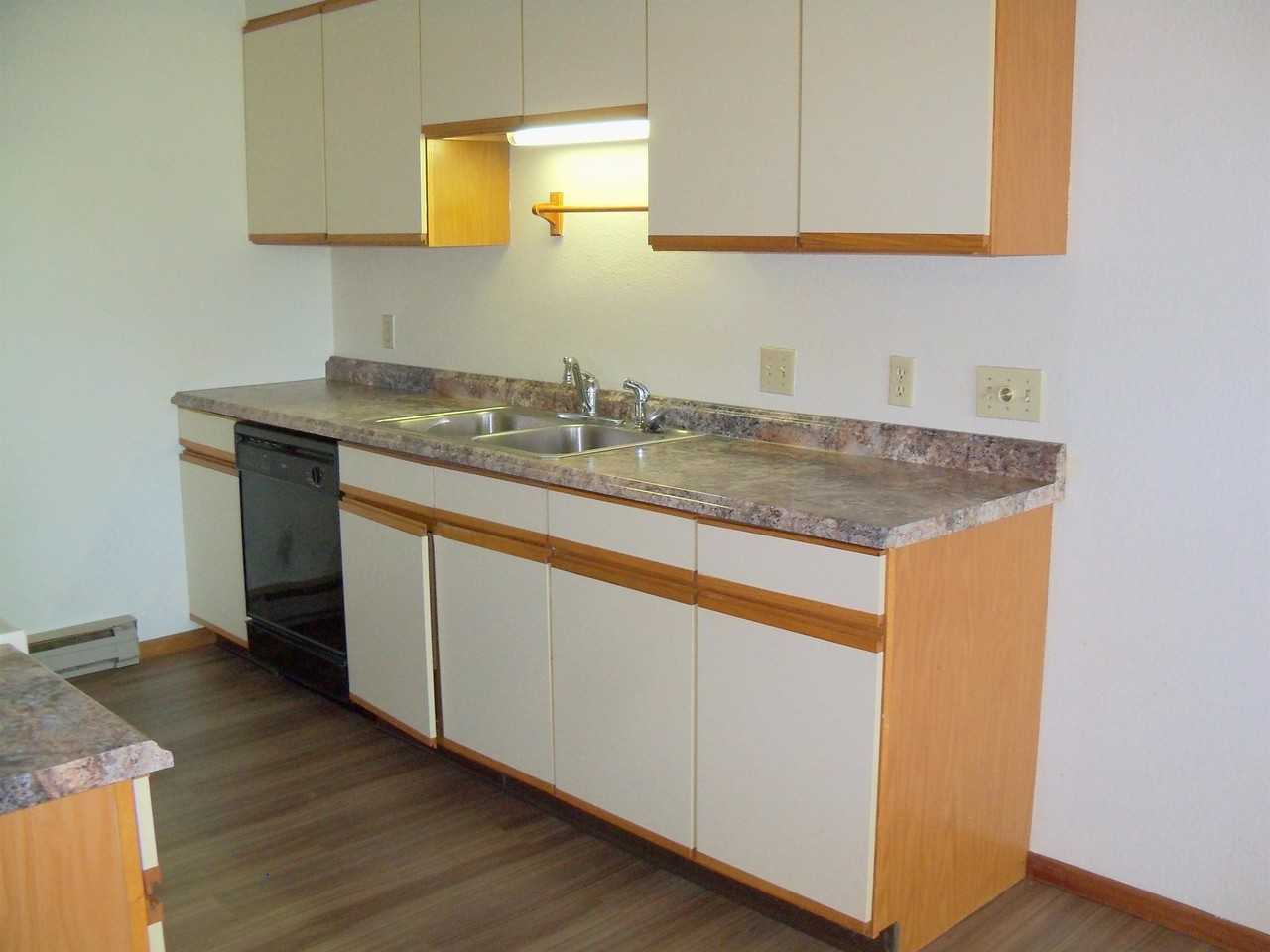 1350 Panners Place - Photo 2 of 9