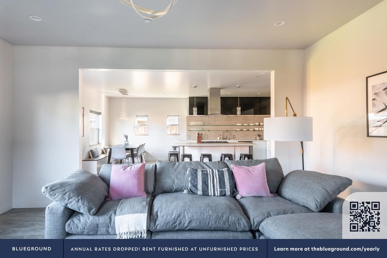 760 N 17th St #1514 - Photo 3 of 31