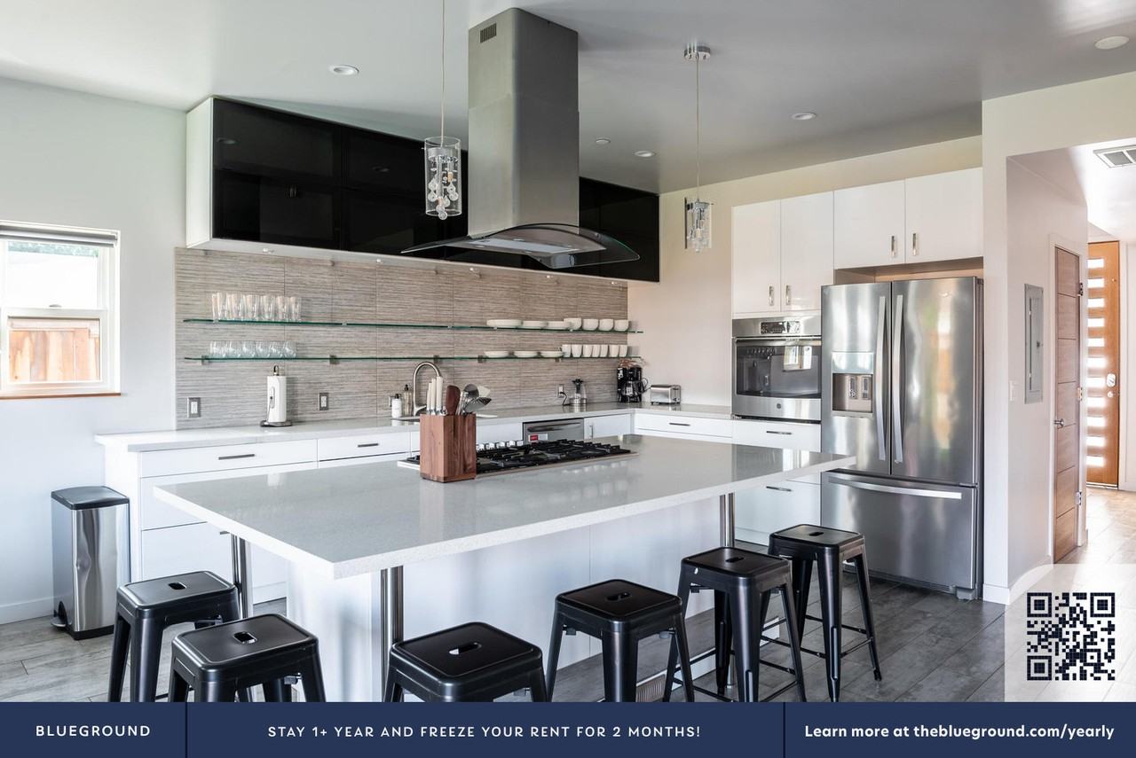 760 N 17th St #1514 - Photo 7 of 31