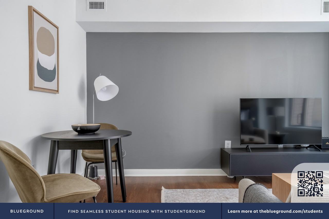 400 8th Street Northwest - Photo 7 of 42