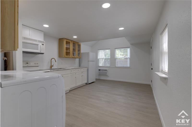 2021 N Jackson Ave - Photo 6 of 12