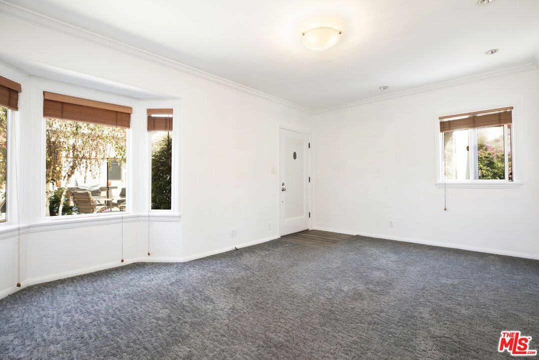 552 Ivy St ##A - Photo 3 of 25