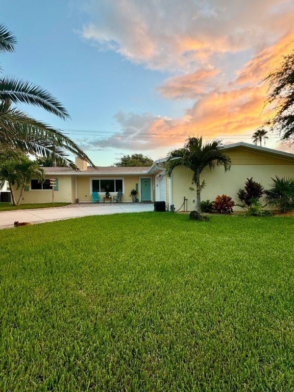 380 Harbor Dr - Photo 2 of 21