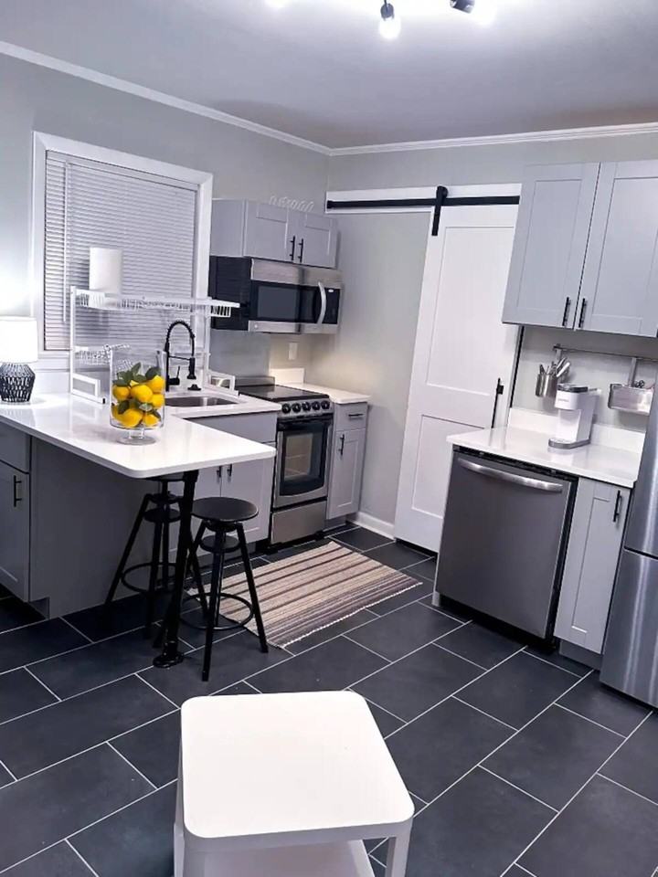 615 Guilford Ave #4 - Photo 2 of 6